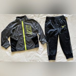 NIKE SPORTSWEAR Baby Boy’s Tracksuit, Jacket/Joggers Outfit, 2-Piece Set - 12M